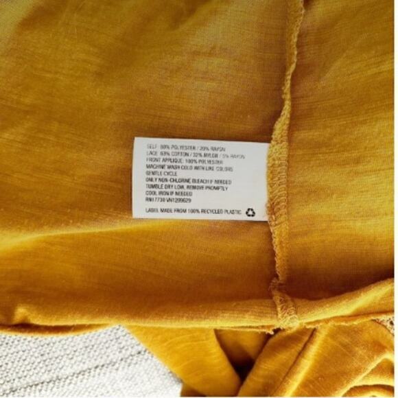 Xhilaration Mustard Yellow Lace Yoke 3/4 Sleeve Pullover Blouse Top Size XS - Picture 4 of 5